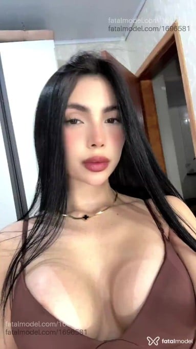 Acompanhante mulher morena (o) de olhos castanhos em Frederico Westphalen - Majú