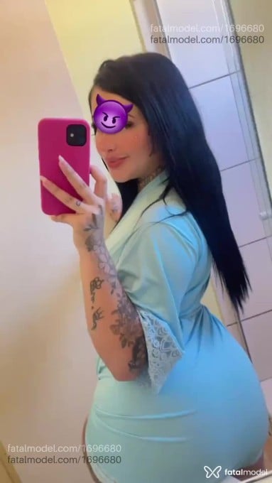 Acompanhante mulher morena (o) de olhos verdes - Larissa Acompanhante mulher morena (o) de olhos verdes - Larissa