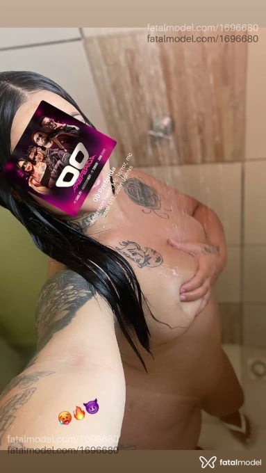 Acompanhante mulher morena (o) de olhos verdes - Larissa Acompanhante mulher morena (o) de olhos verdes - Larissa