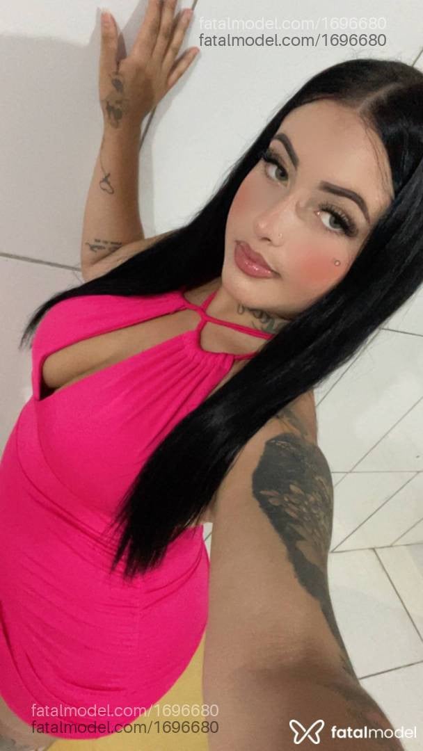Acompanhante mulher morena (o) de olhos verdes - Larissa Acompanhante mulher morena (o) de olhos verdes - Larissa