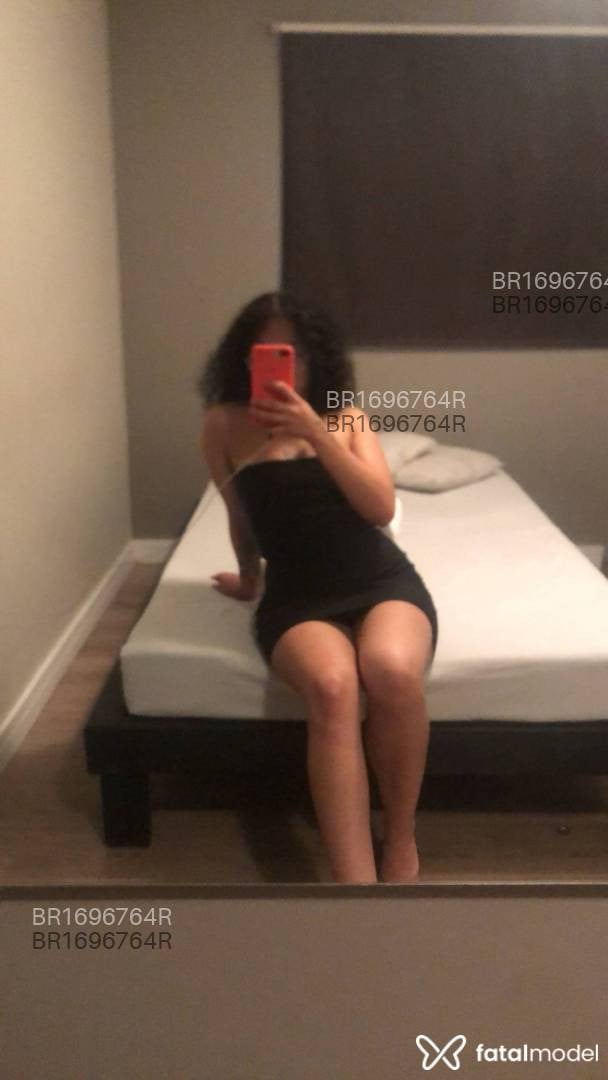 Acompanhante mulher com cabelo castanho de olhos castanhos em Santos - Julia ferrozzo