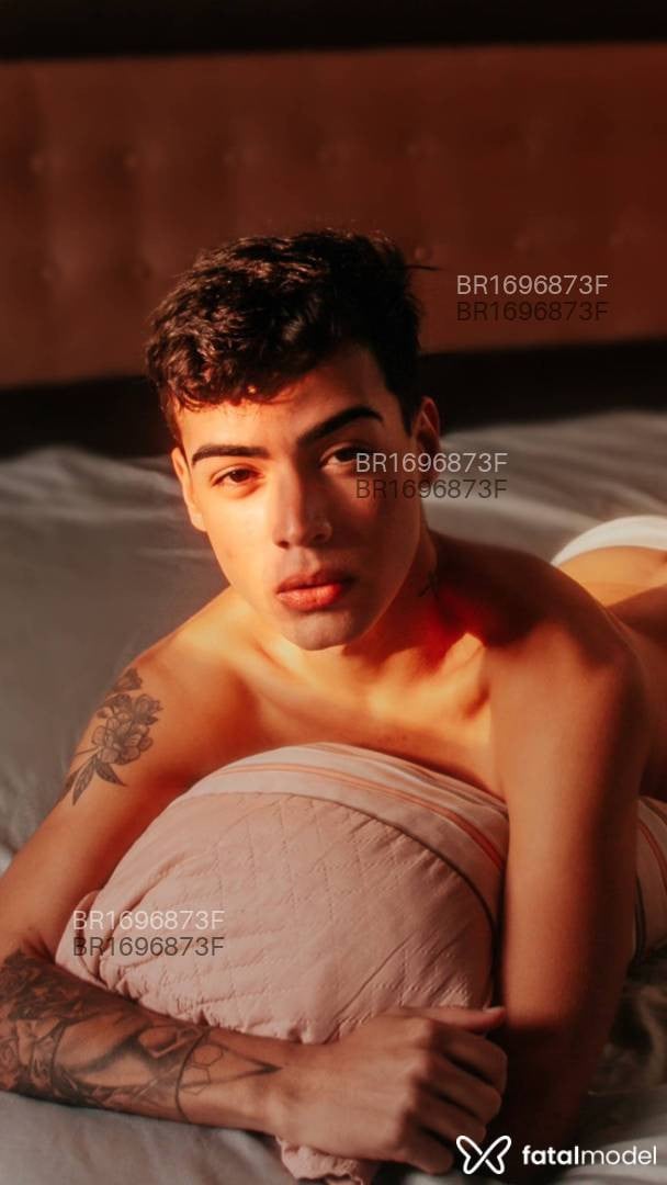 Acompanhante homem morena (o) de olhos castanhos em Rio de Janeiro - Raphael