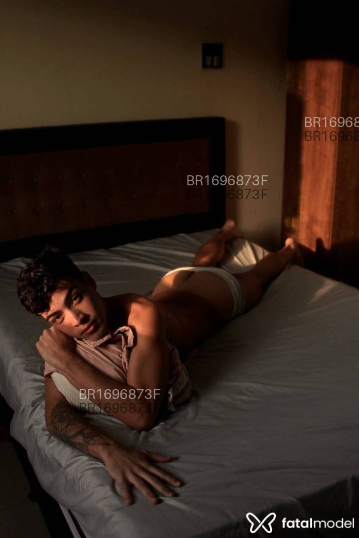 Acompanhante homem morena (o) de olhos castanhos em Rio de Janeiro - Raphael