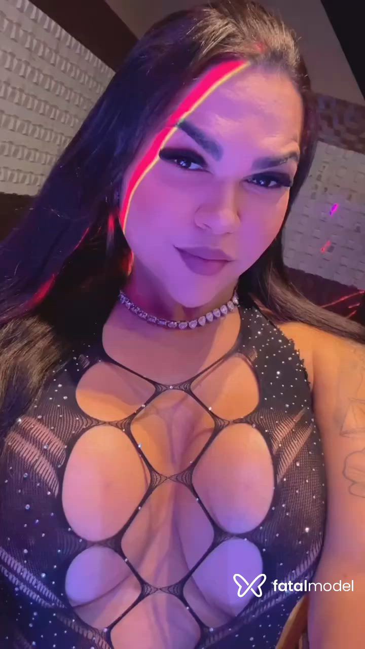Acompanhante mulher trans com cabelo castanho de olhos castanhos - Danielly