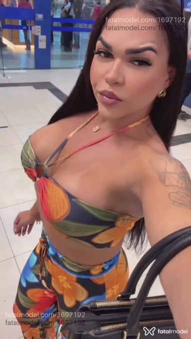 Acompanhante mulher trans com cabelo castanho de olhos castanhos em Petrolina - Danielly