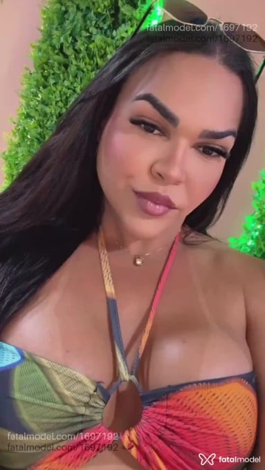 Acompanhante mulher trans com cabelo castanho de olhos castanhos em Petrolina - Danielly