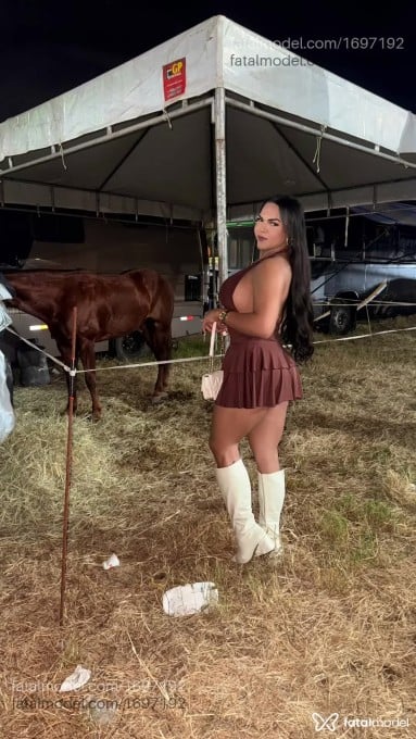 Acompanhante mulher trans com cabelo castanho de olhos castanhos em Petrolina - Danielly