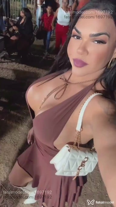 Acompanhante mulher trans com cabelo castanho de olhos castanhos em Petrolina - Danielly