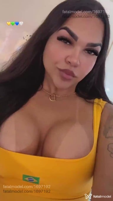 Acompanhante mulher trans com cabelo castanho de olhos castanhos em Petrolina - Danielly