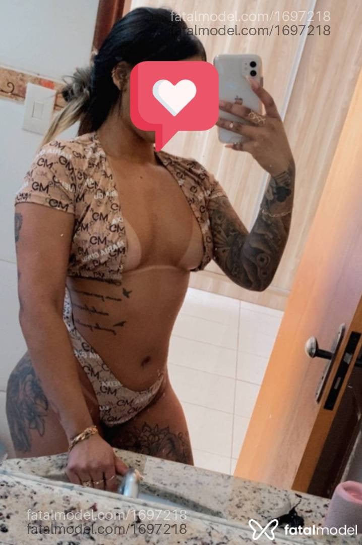 Acompanhante mulher com cabelo castanho de olhos castanhos - Bianca Borges