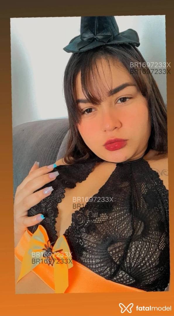 Acompanhante mulher com cabelo castanho de olhos mel em São Paulo Acompanhante mulher com cabelo castanho de olhos mel em São Paulo - Vivi oliveira