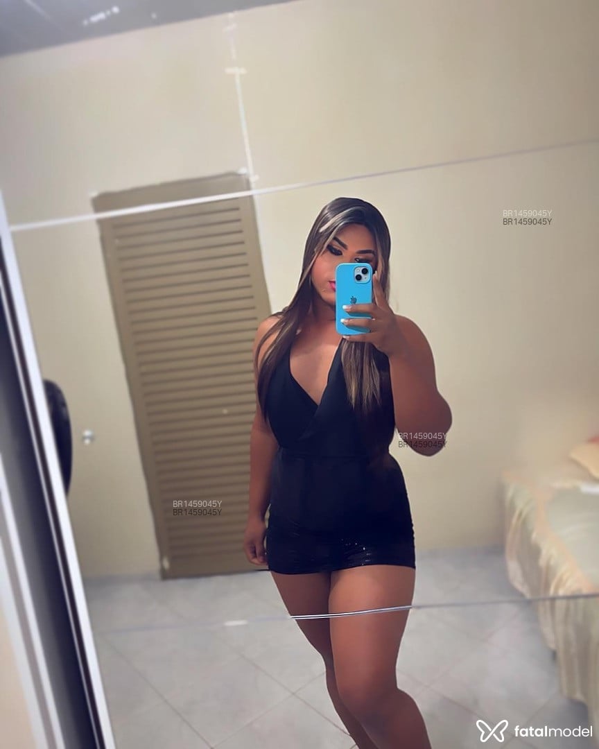 Acompanhante mulher trans com cabelo castanho de olhos pretos em Rondonópolis - Gabryela
