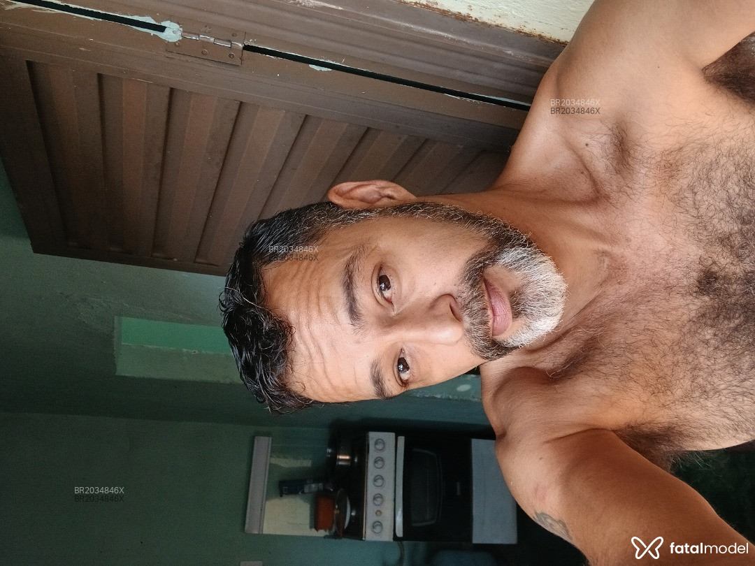 Acompanhante homem com cabelo castanho de olhos castanhos em Goiânia - Flavio