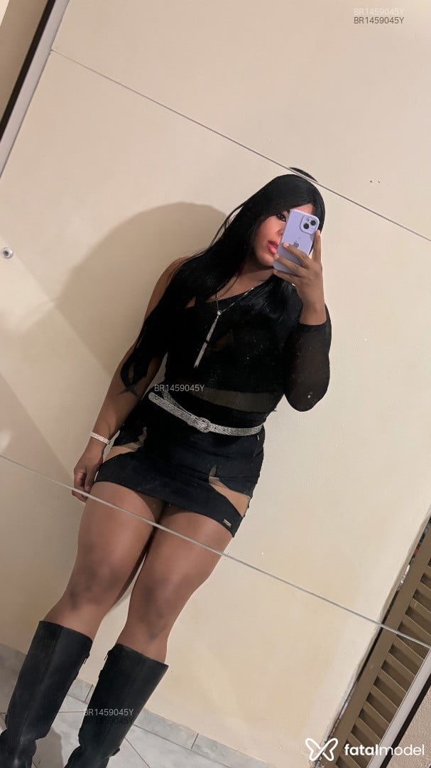 Acompanhante mulher trans com cabelo castanho de olhos pretos em Rondonópolis - Gabryela