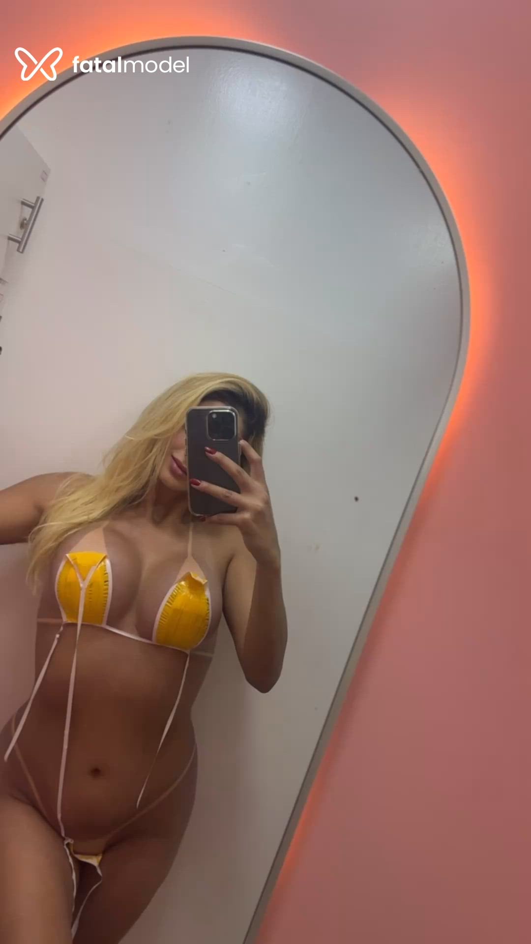 Acompanhante mulher loira (o) de olhos verdes - Zayra LeBull