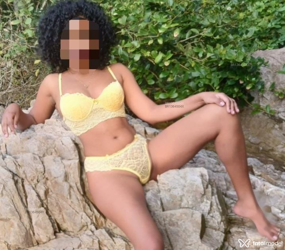 Acompanhante mulher morena (o) de olhos castanhos em Santos - Tayná