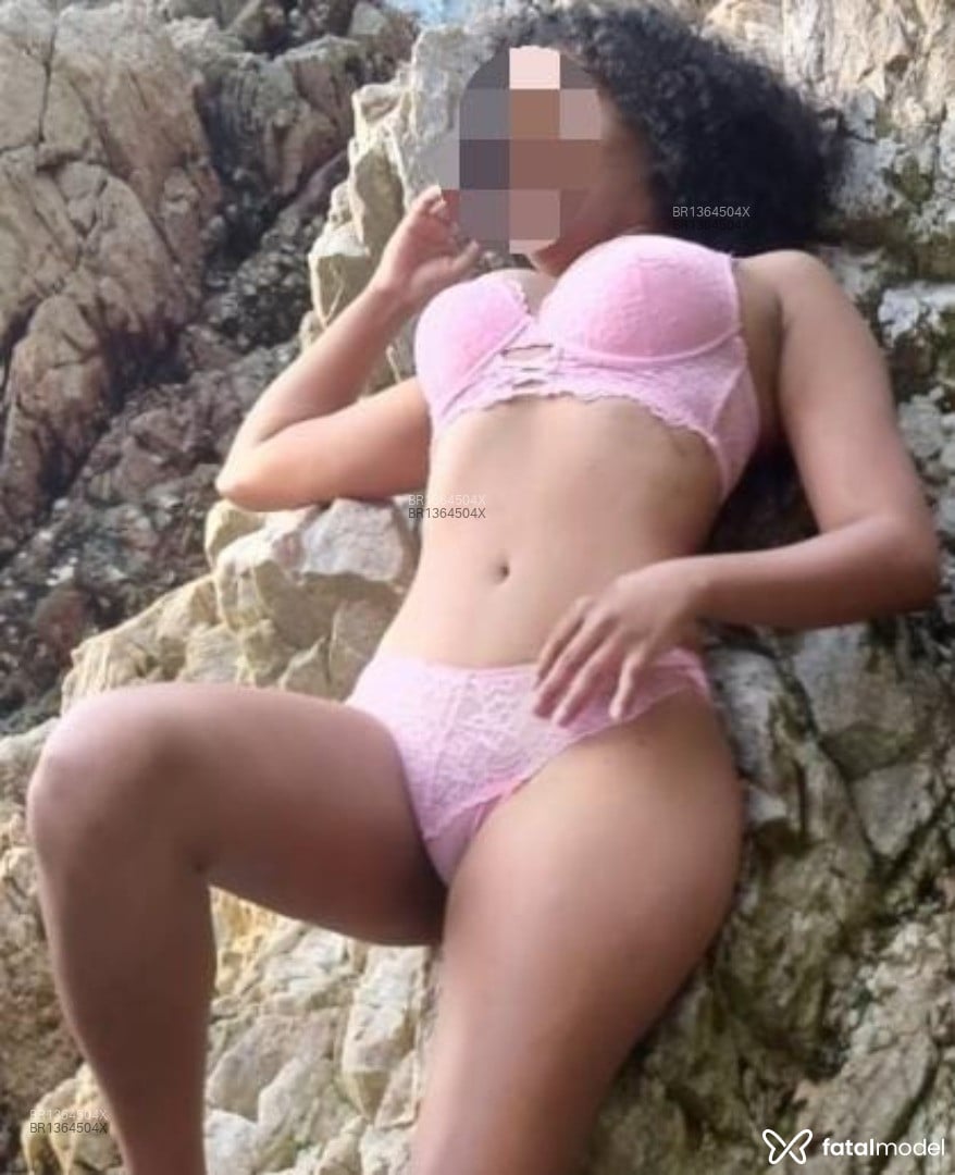Acompanhante mulher morena (o) de olhos castanhos em Santos - Tayná