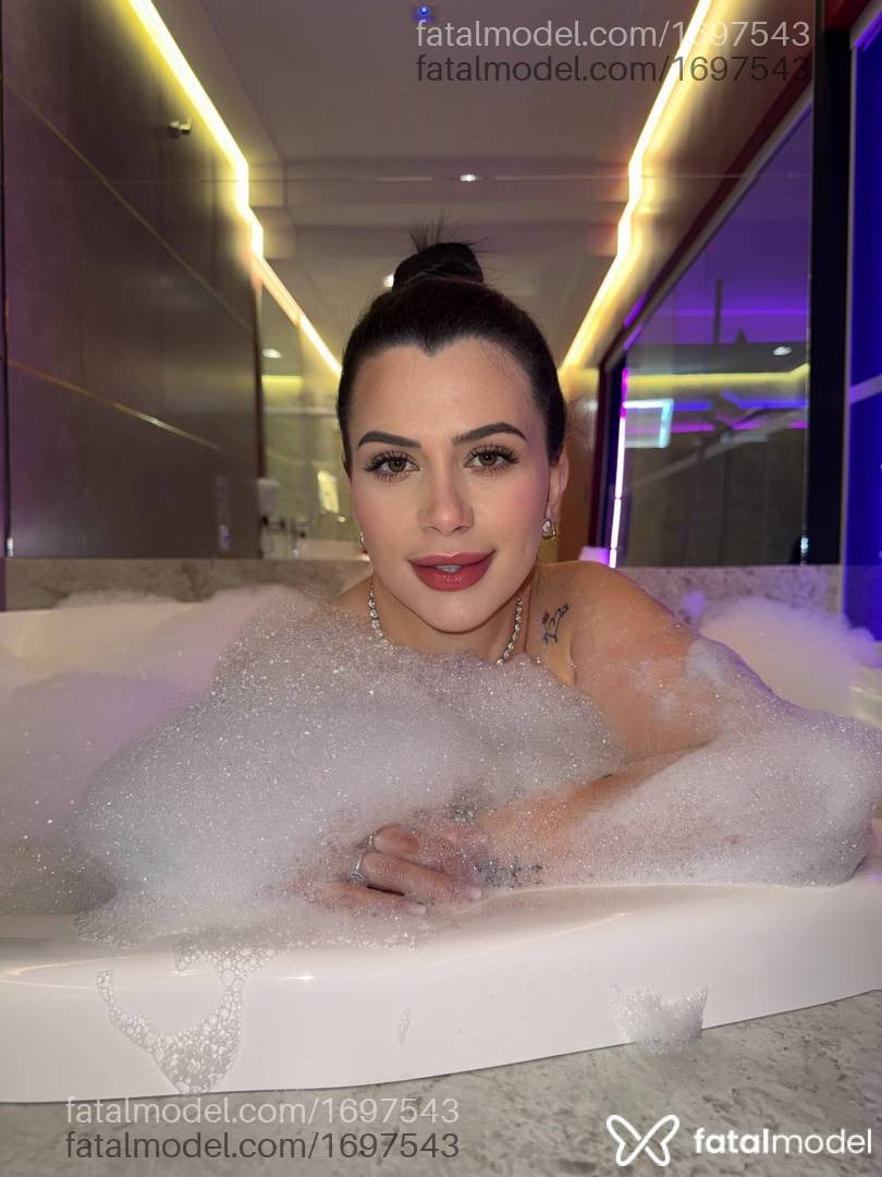 Acompanhante mulher morena (o) de olhos verdes em Maringá - Gabriela Becker
