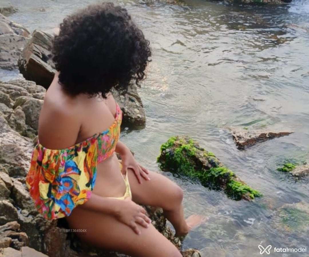Acompanhante mulher morena (o) de olhos castanhos em Santos - Tayná