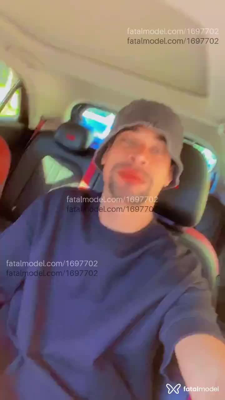 Acompanhante homem com cabelo castanho de olhos verdes em Juiz de Fora - ÍCARO SOUZA