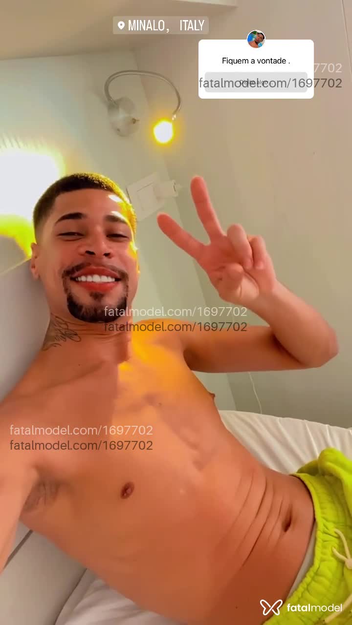 Acompanhante homem com cabelo castanho de olhos verdes em Juiz de Fora - ÍCARO SOUZA
