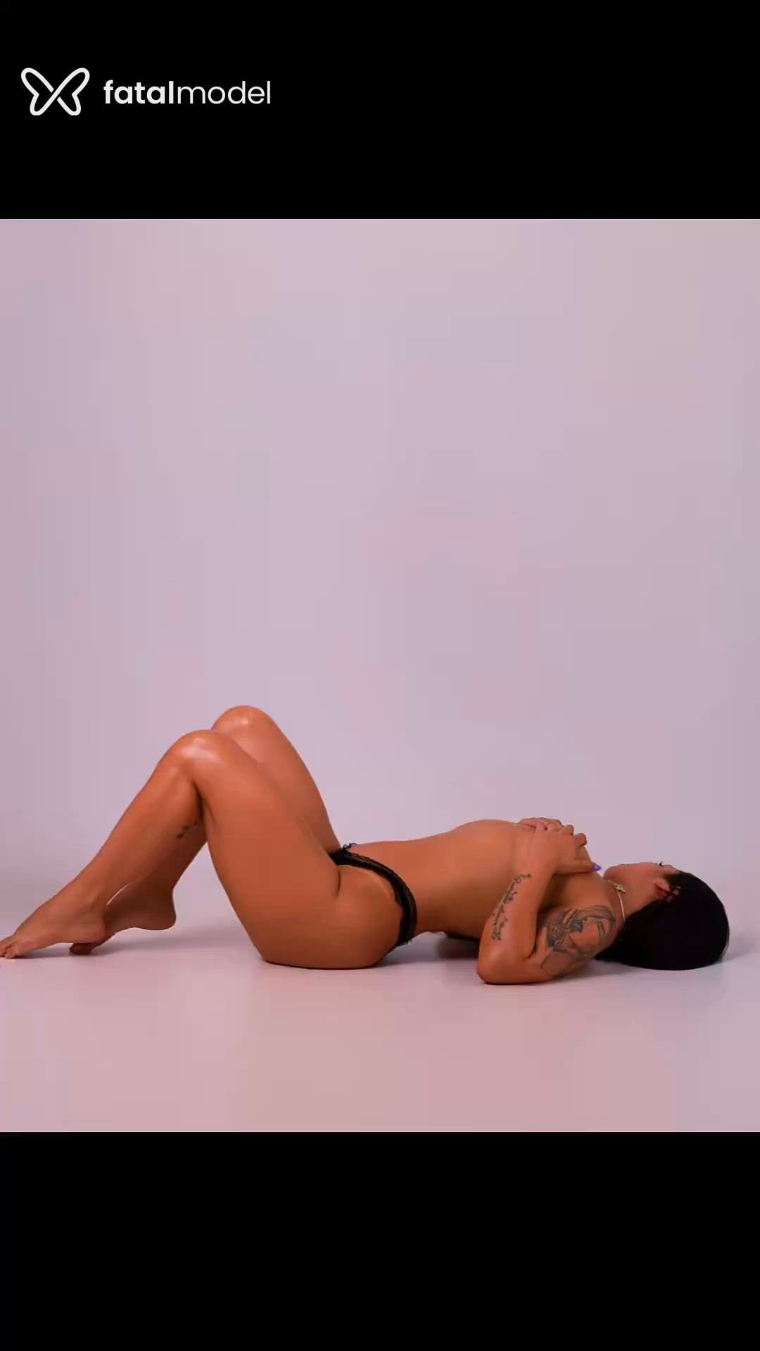 Acompanhante mulher com cabelo castanho de olhos castanhos em Saquarema Acompanhante mulher com cabelo castanho de olhos castanhos em Saquarema - Tatah