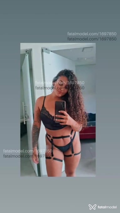 Acompanhante mulher com cabelo castanho de olhos castanhos em Penha - Rebeca bastos