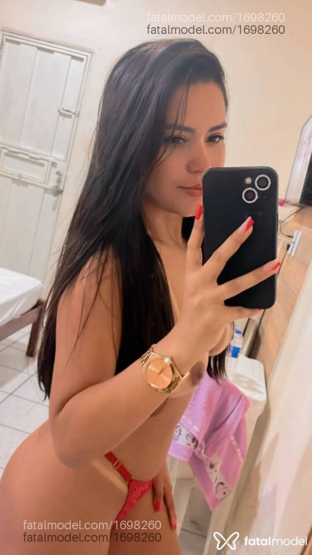 Acompanhante mulher morena (o) de olhos pretos - Agnes Muniz