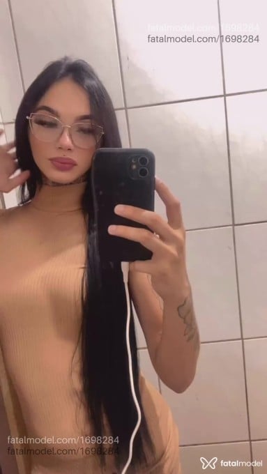 Acompanhante mulher trans morena (o) de olhos castanhos em Araraquara - Mirella Medina