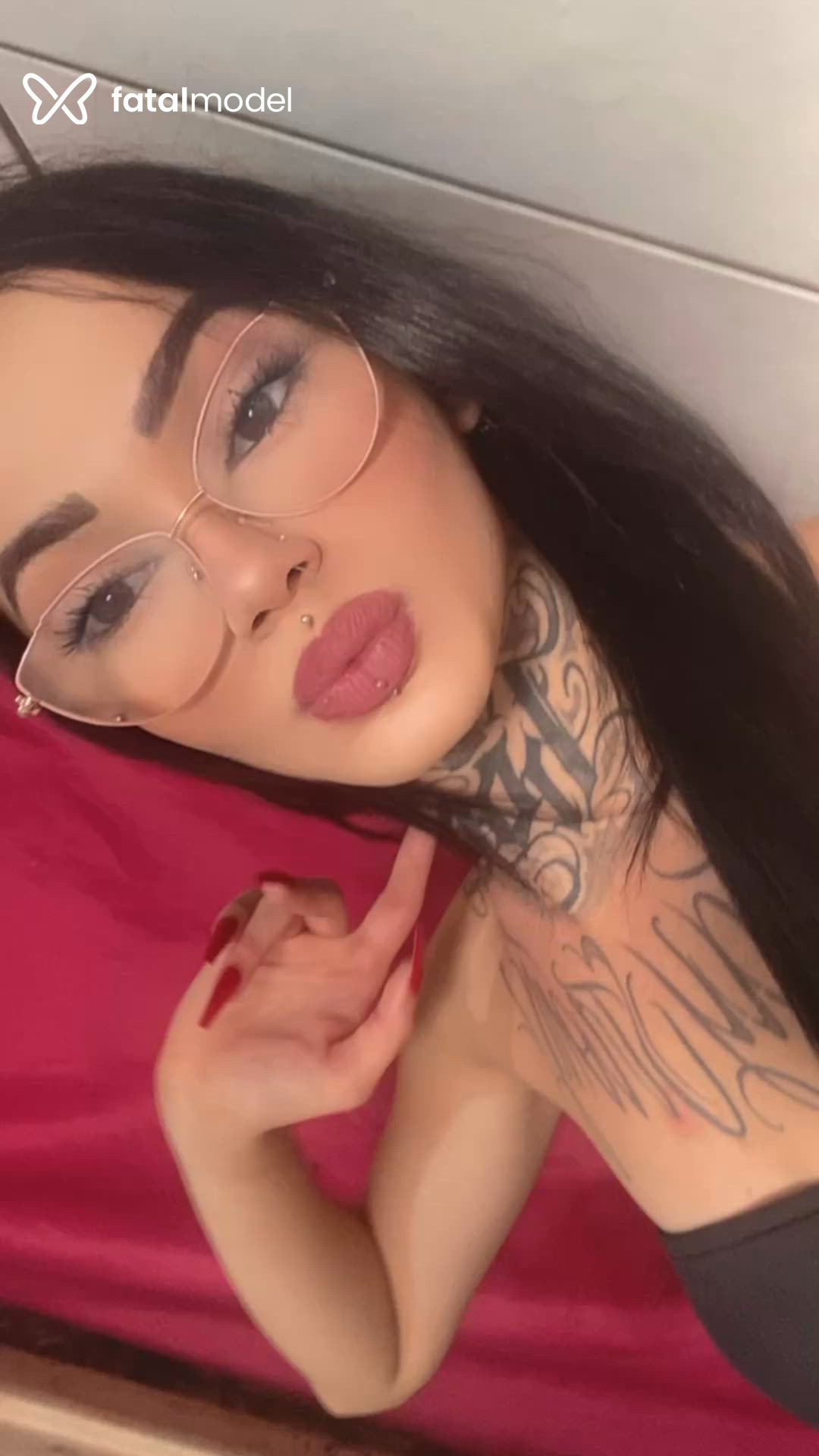 Acompanhante mulher trans morena (o) de olhos castanhos - Mirella Medina