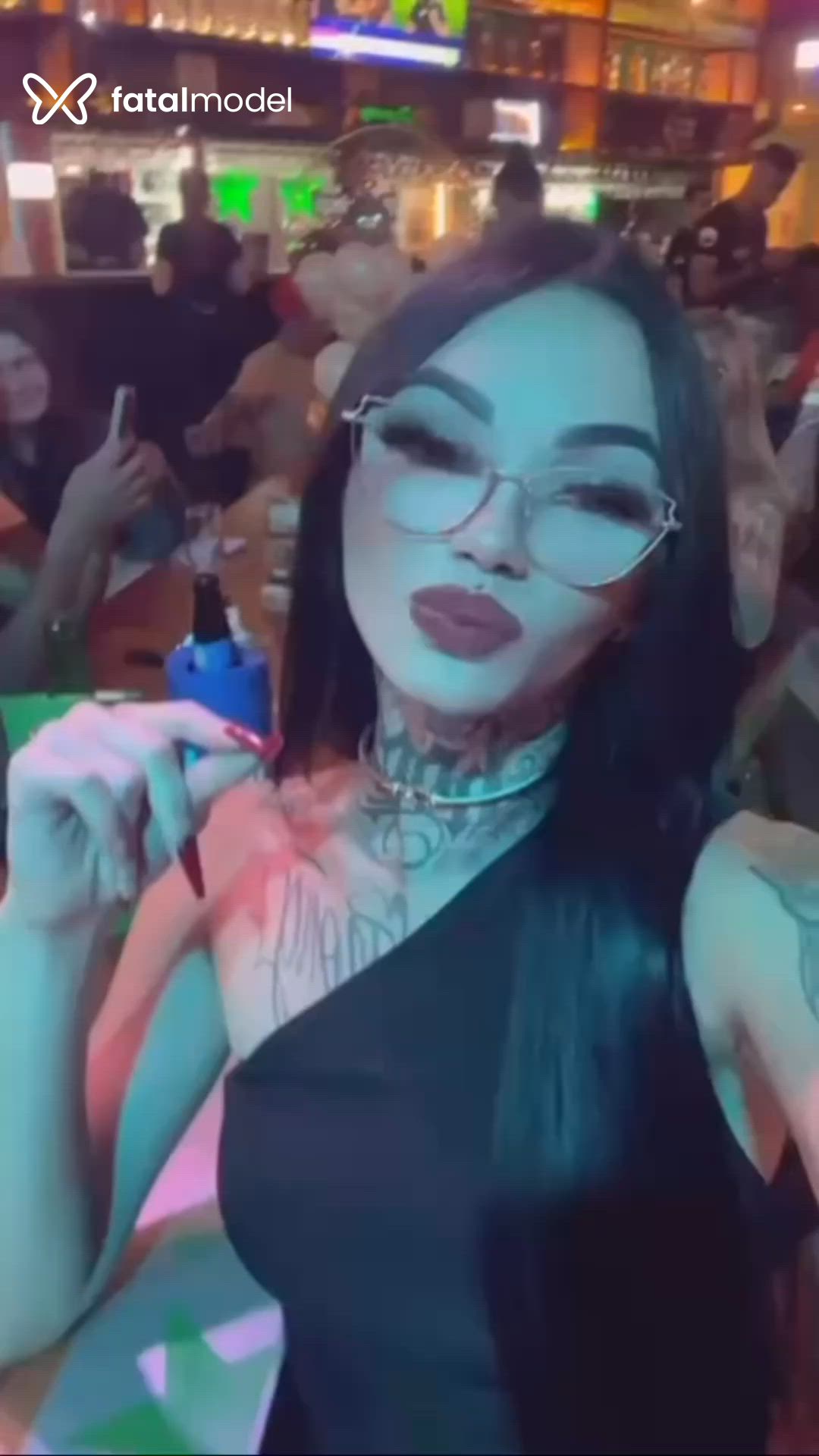 Acompanhante mulher trans morena (o) de olhos castanhos - Mirella Medina