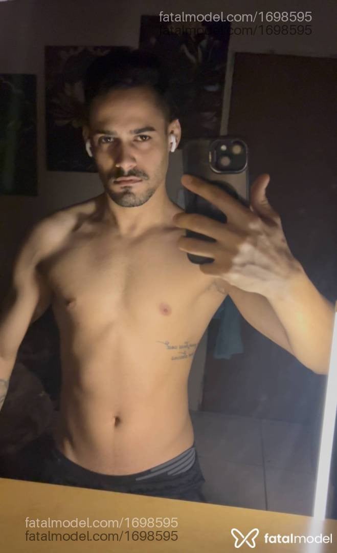 Acompanhante homem morena (o) de olhos castanhos - Guilherme