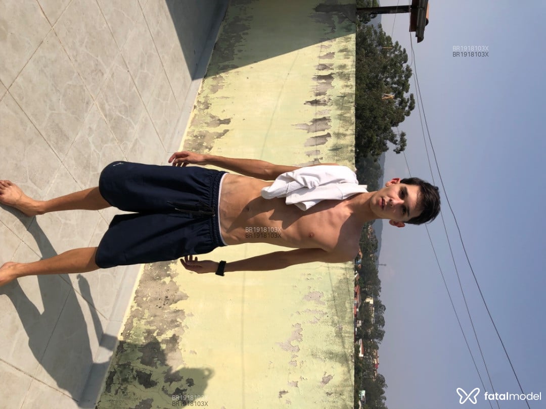 Acompanhante homem morena (o) de olhos castanhos em Virtual Acompanhante homem morena (o) de olhos castanhos em Virtual - Luan twink