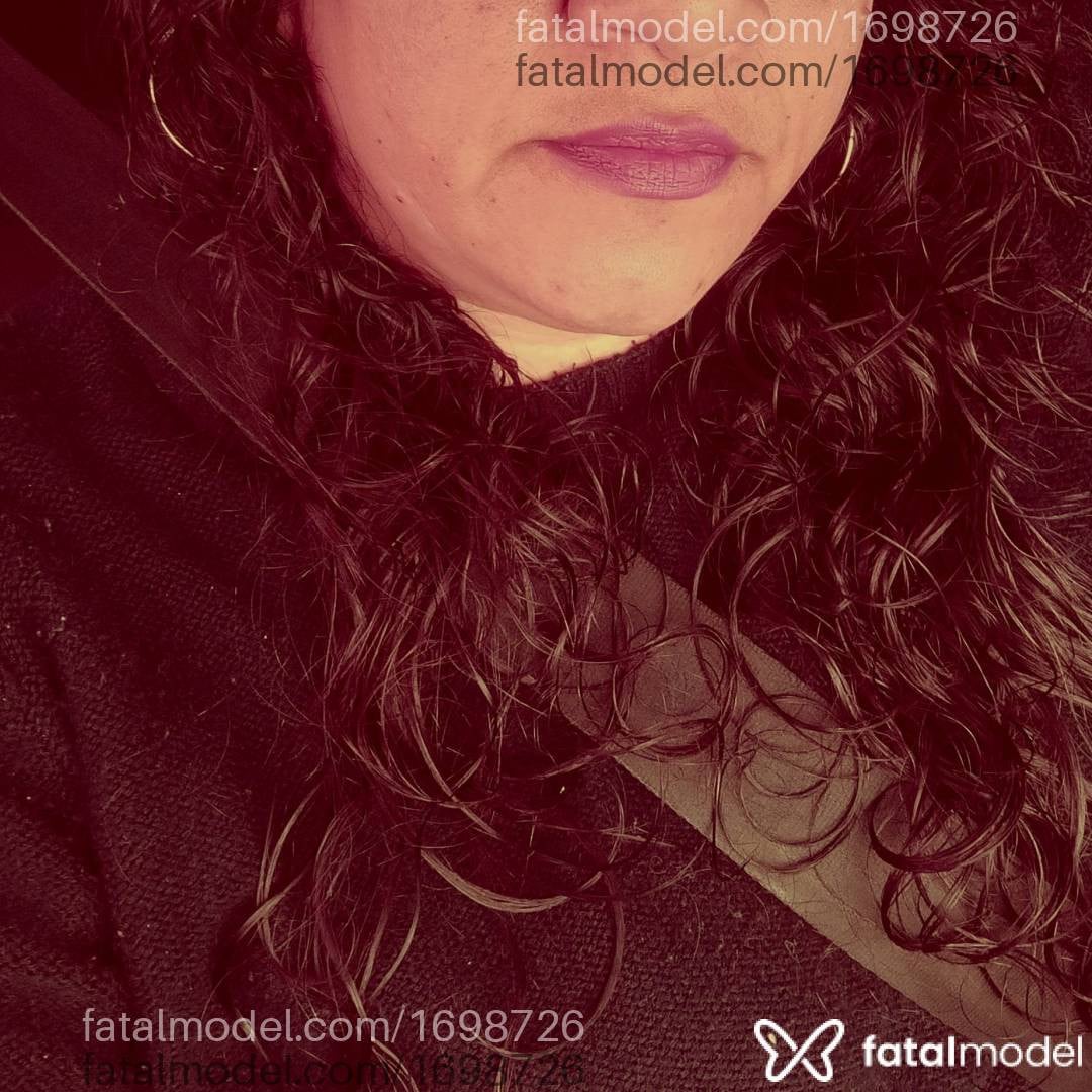 Acompanhante mulher com cabelo castanho de olhos castanhos - Paty
