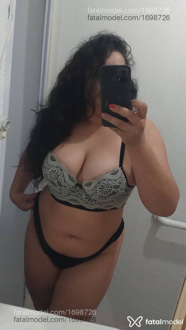 Acompanhante mulher com cabelo castanho de olhos castanhos - Paty Acompanhante mulher com cabelo castanho de olhos castanhos - Paty
