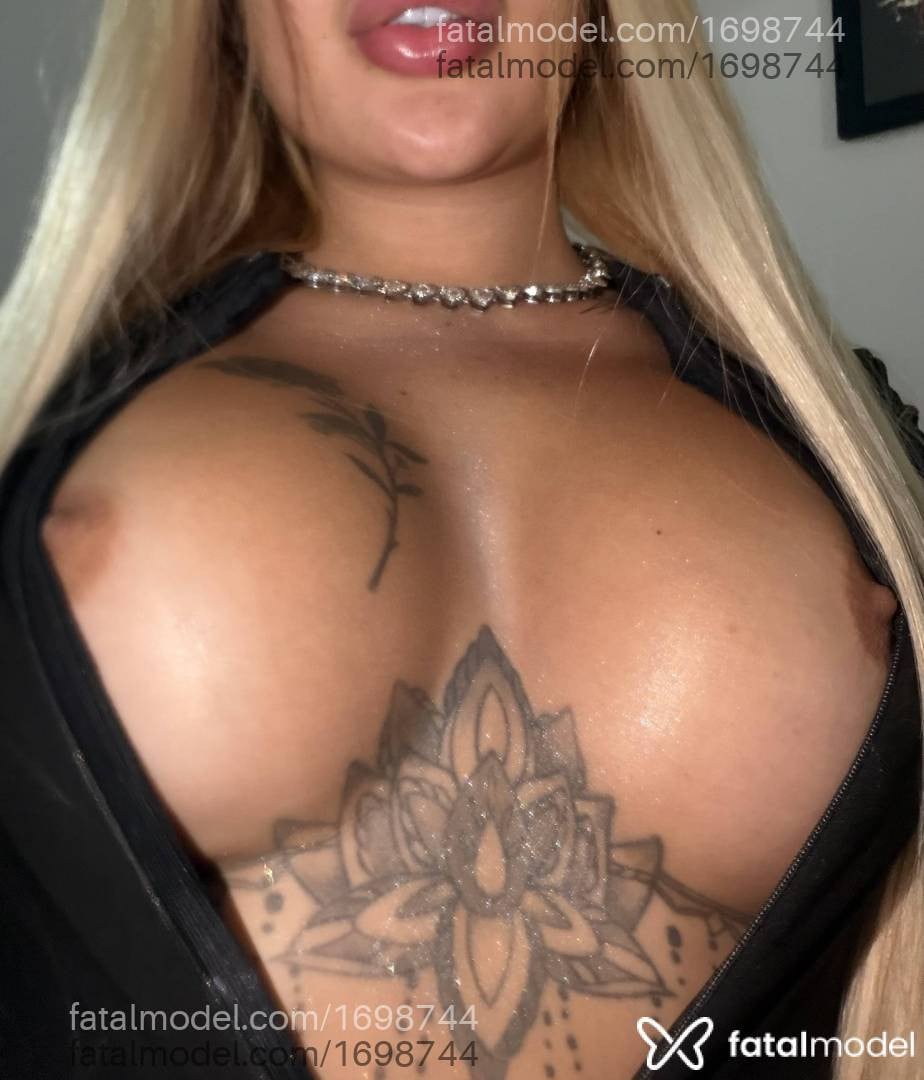Acompanhante mulher loira (o) de olhos castanhos em Itaúna - Jade Pimentel