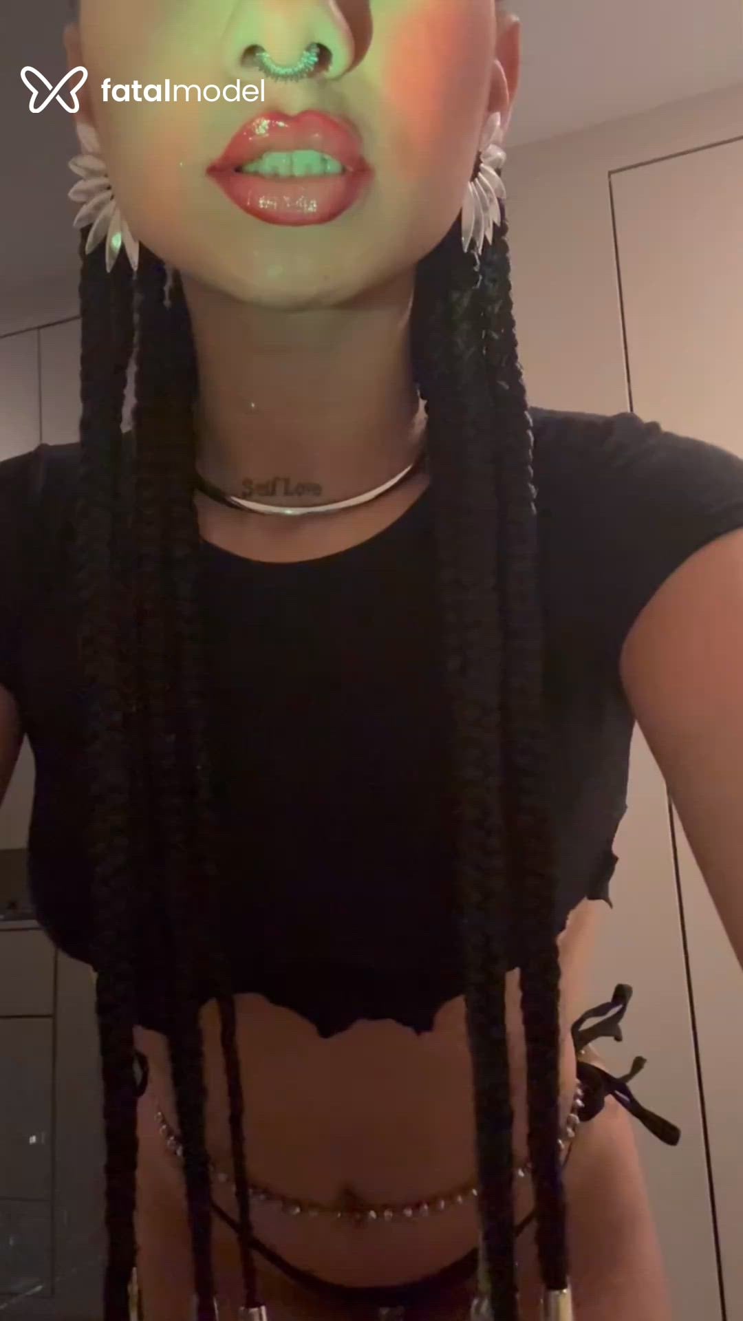Acompanhante mulher com cabelo castanho de olhos castanhos em Itapema Acompanhante mulher com cabelo castanho de olhos castanhos em Itapema - Aura Flores