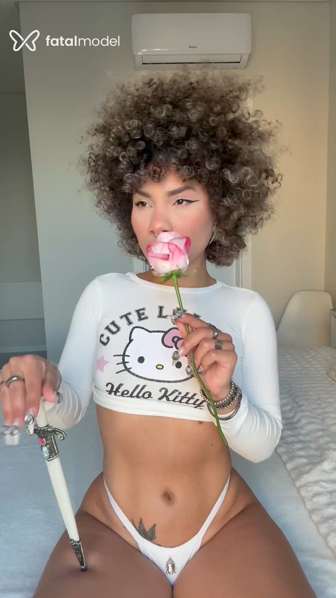 Acompanhante mulher com cabelo castanho de olhos castanhos em Itapema Acompanhante mulher com cabelo castanho de olhos castanhos em Itapema - Aura Flores