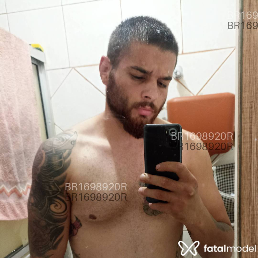 Acompanhante homem morena (o) de olhos castanhos em Porto Alegre - Felipe