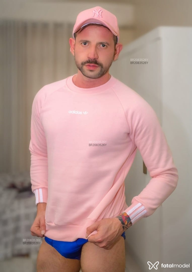 Acompanhante homem com cabelo castanho de olhos castanhos em São Paulo Acompanhante homem com cabelo castanho de olhos castanhos em São Paulo - Carlos Rafael