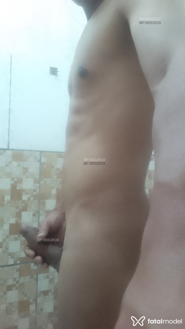Acompanhante homem morena (o) de olhos castanhos - Sousa