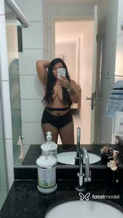 Acompanhante mulher morena (o) de olhos pretos - Morena Mel