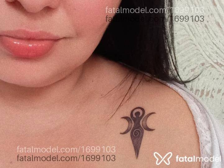 Acompanhante mulher morena (o) de olhos pretos - Mary Pernambucana