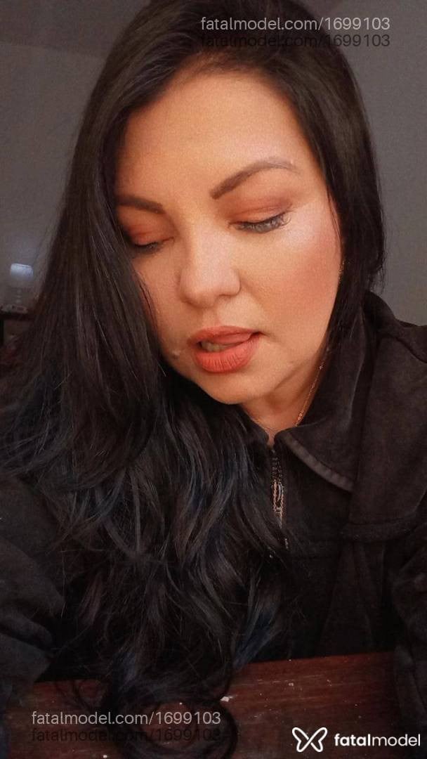 Acompanhante mulher morena (o) de olhos pretos - Mary Pernambucana
