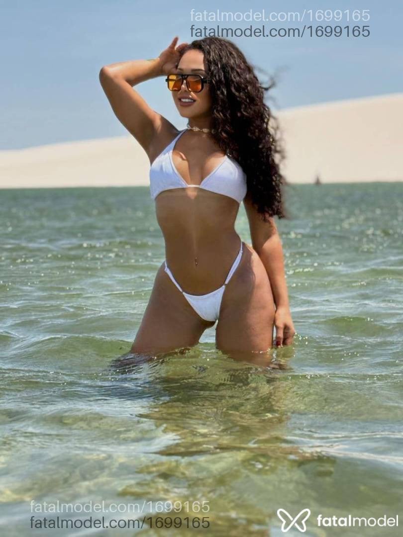 Acompanhante mulher morena (o) de olhos mel - Clara