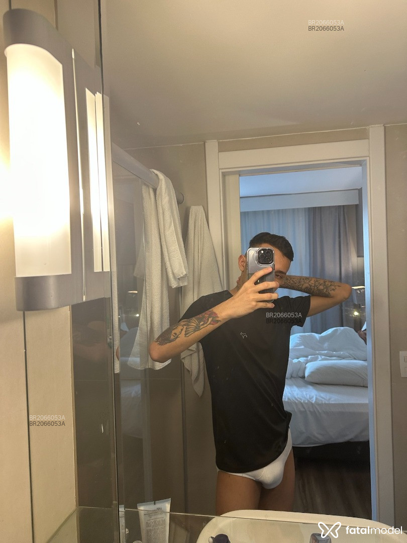 Acompanhante homem com cabelo castanho de olhos castanhos em São Paulo - Juliano