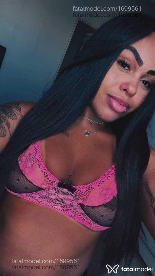 Acompanhante mulher com cabelo castanho de olhos castanhos - Samara