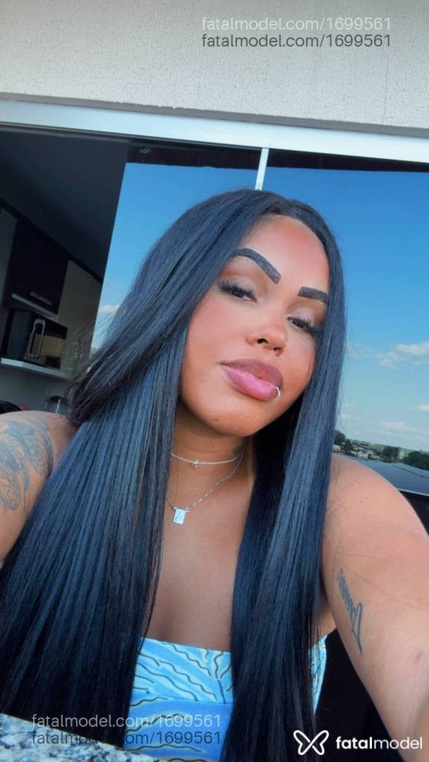 Acompanhante mulher com cabelo castanho de olhos castanhos - Samara