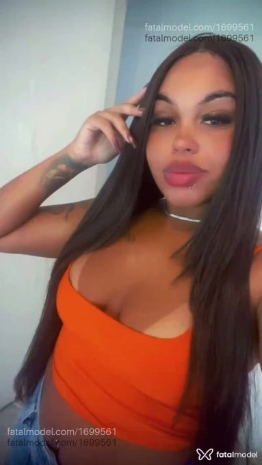 Acompanhante mulher com cabelo castanho de olhos castanhos em Marechal Cândido Rondon - Samara