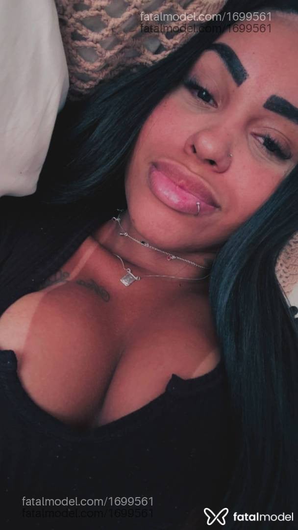 Acompanhante mulher com cabelo castanho de olhos castanhos - Samara